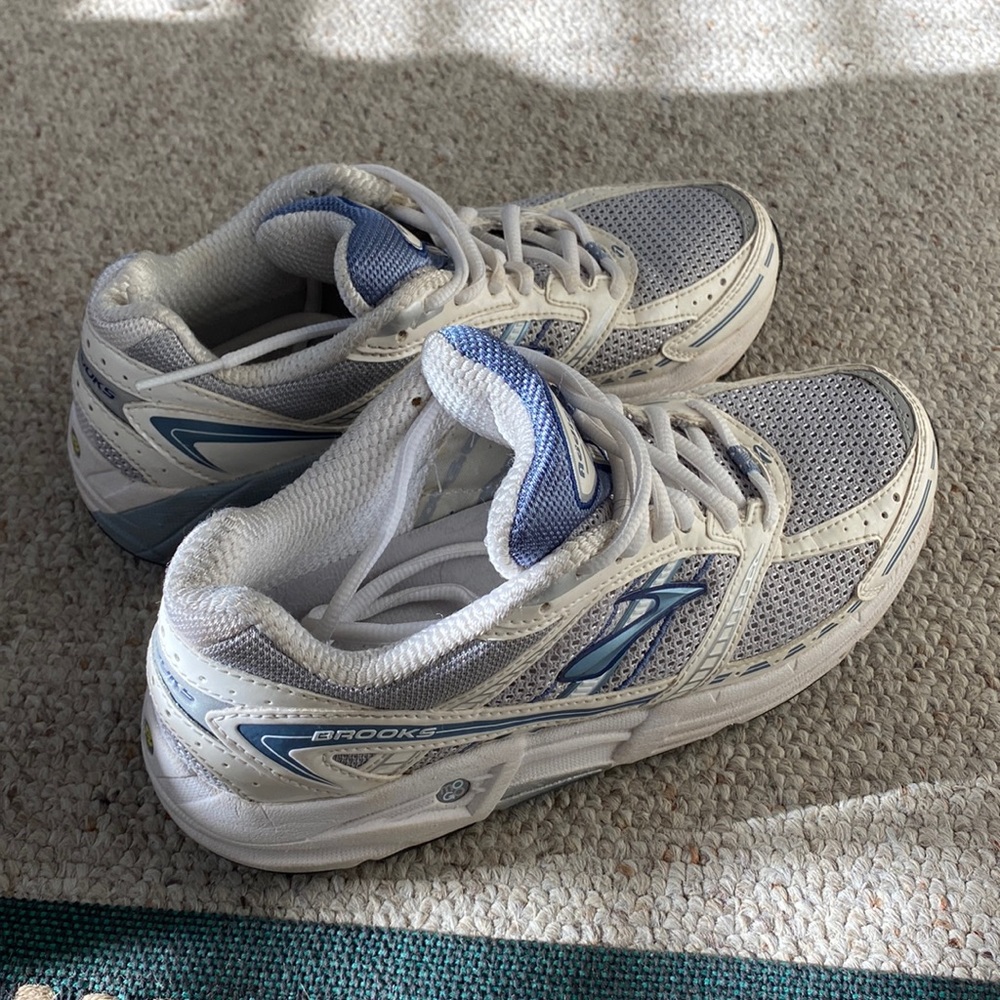 Brooks Addiction 9 Running Shoe Women Sz 7